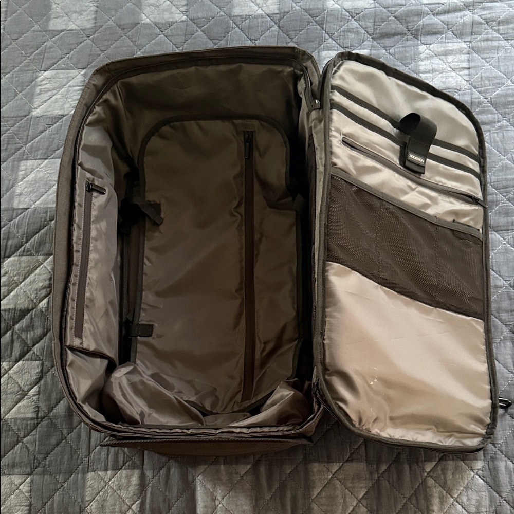 Black & Gray Men's Bag - Picture 8 of 14
